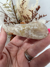 Load image into Gallery viewer, Flower Agate Raven Skull
