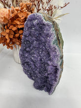 Load image into Gallery viewer, (1)Uraguay Amethyst Cut Base
