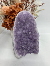 Load image into Gallery viewer, (2) Uraguay Amethyst Cut Base
