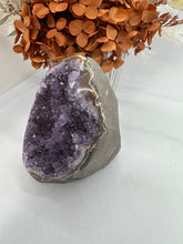 Load image into Gallery viewer, (7) Uraguay Amethyst Cut Base
