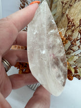 Load image into Gallery viewer, Clear Quartz Tear Shape Bowl

