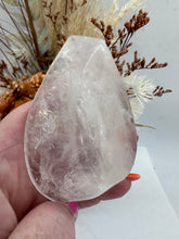 Load image into Gallery viewer, Clear Quartz Tear Shape Bowl
