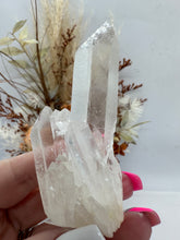 Load image into Gallery viewer, (1)Clear Quartz Cluster
