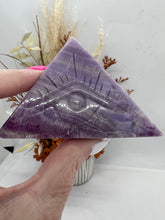 Load image into Gallery viewer, Purple Silky Fluorite Eye
